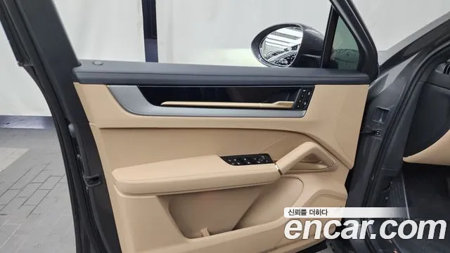 Porsche Cayenne 2025 thumb 8