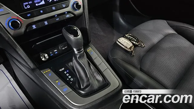Hyundai Avante 2015 thumb 4