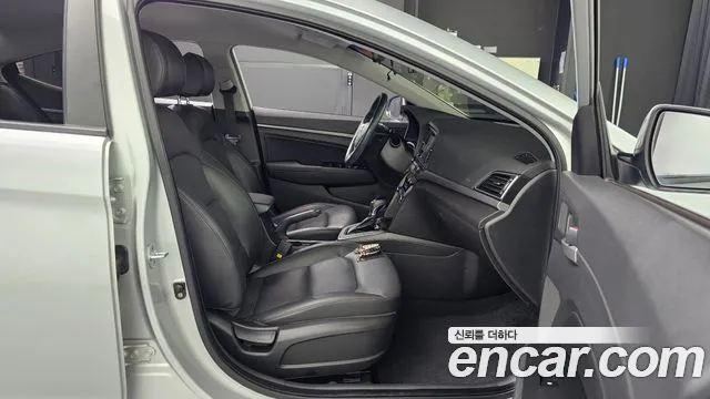 Hyundai Avante 2015 thumb 3