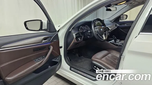 BMW 5 серии 2018 thumb 9