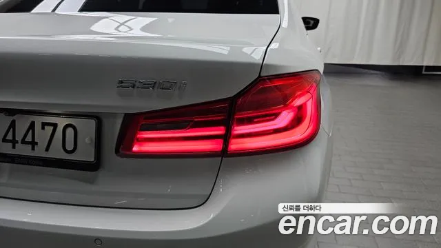 BMW 5 серии 2018 thumb 6