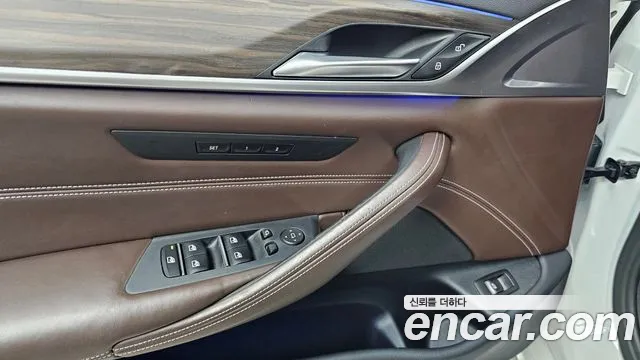 BMW 5 серии 2018 thumb 10