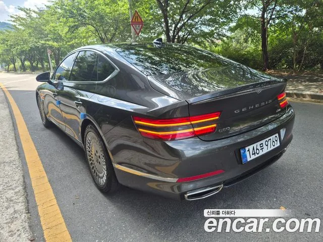 Genesis G80 2022 thumb 10