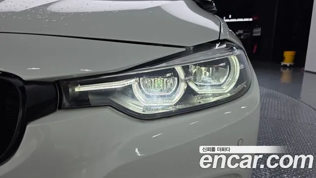 BMW 3 серии 2018 thumb 3