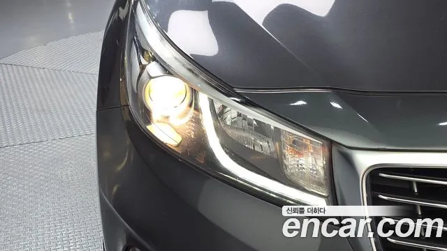 Kia Carnival 2017 thumb 3