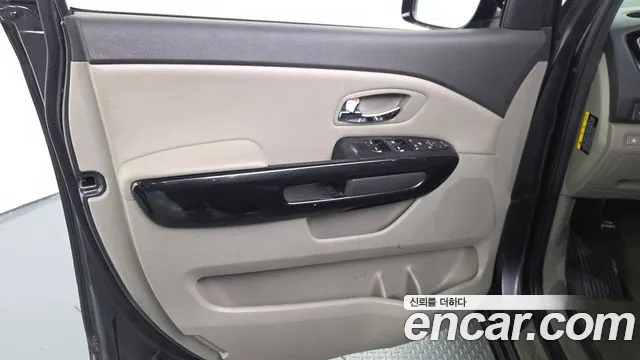 Kia Carnival 2017 thumb 7