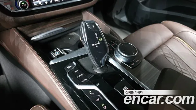 BMW 6 серии Gran Turismo 2020 thumb 12