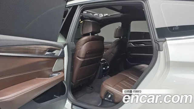 BMW 6 серии Gran Turismo 2020 thumb 3
