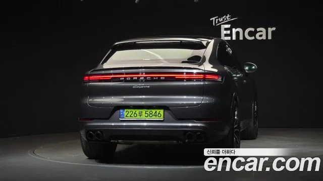 Porsche Cayenne 2024 thumb 11
