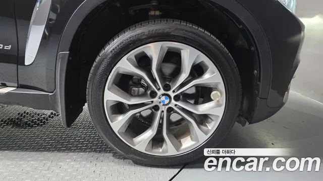 BMW X6 2018 thumb 10