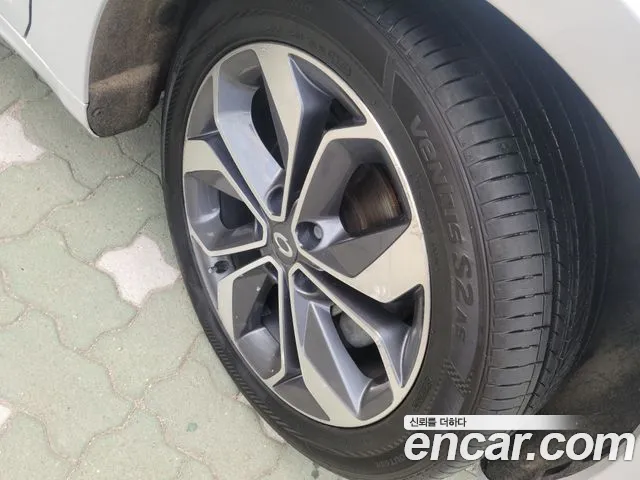 Renault SM6 2019 thumb 5