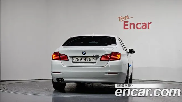 BMW 5 серии 2015 thumb 3