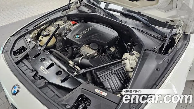 BMW 5 серии 2015 thumb 9
