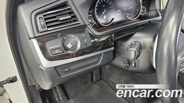 BMW 5 серии 2015 thumb 6