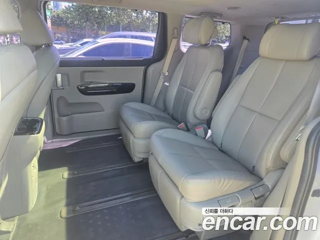 Kia Carnival 2019 thumb 5