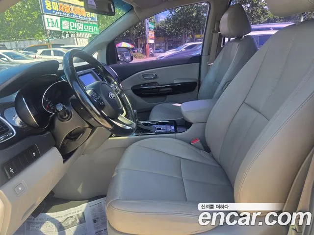 Kia Carnival 2019 thumb 3