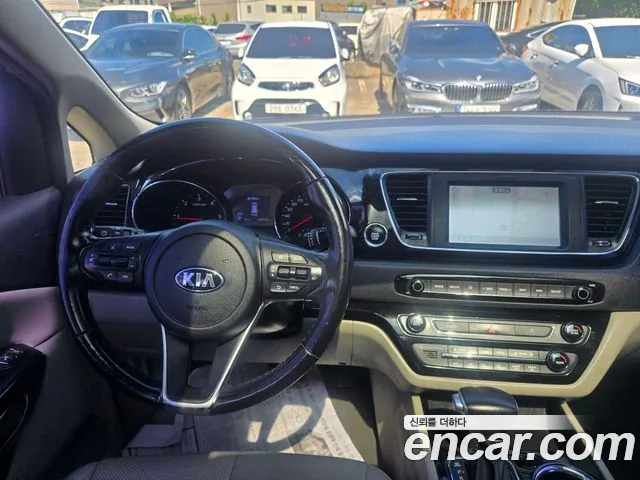 Kia Carnival 2019 thumb 8