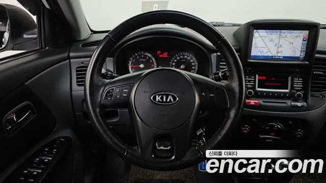 Kia Pride 2011 thumb 8