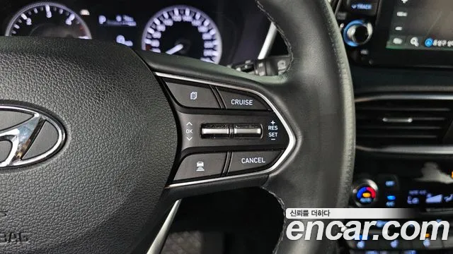 Hyundai Santa Fe 2018 thumb 8