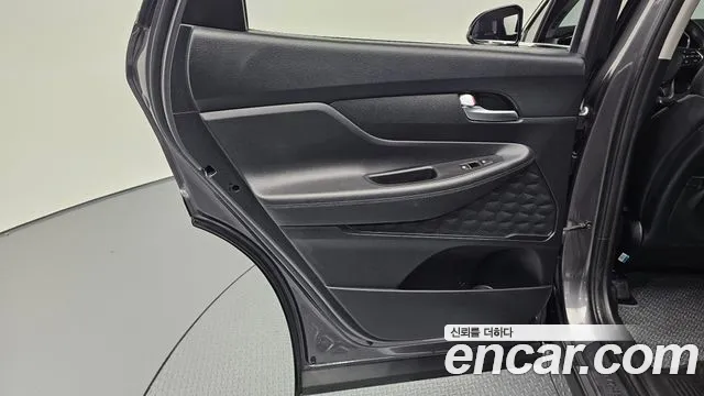 Hyundai Santa Fe 2018 thumb 3