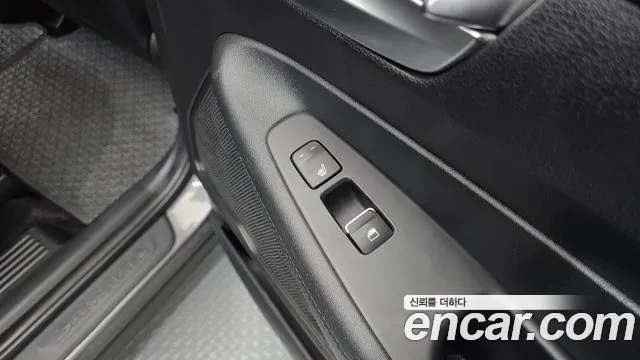 Hyundai Santa Fe 2018 thumb 10