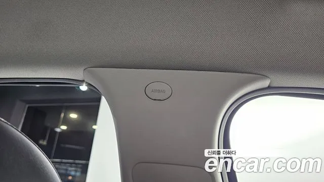 Hyundai Santa Fe 2018 thumb 4