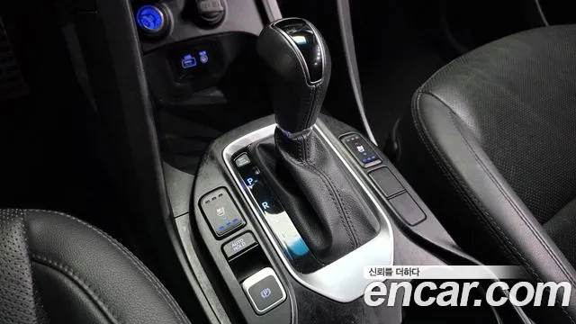 Hyundai Santafe 2017 thumb 9