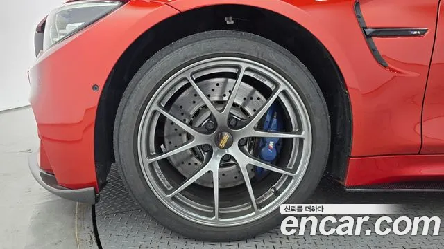 BMW M4 2018 thumb 10