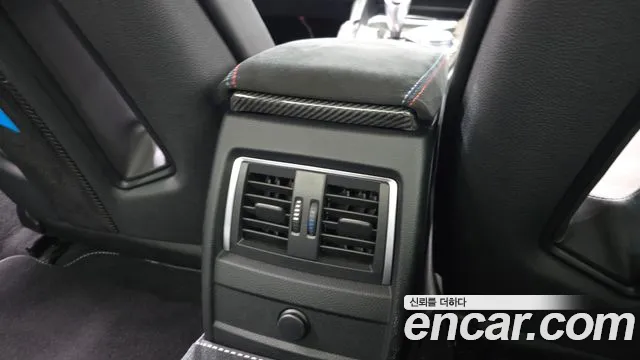 BMW M4 2018 thumb 7
