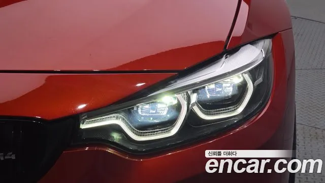 BMW M4 2018 thumb 9