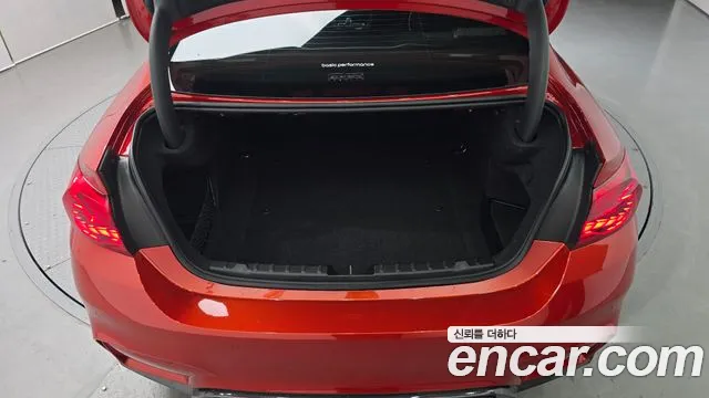 BMW M4 2018 thumb 5