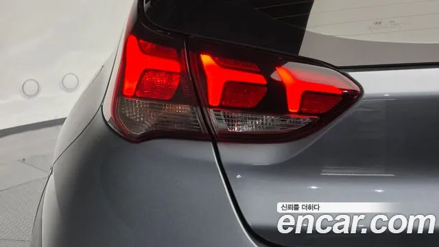 Hyundai Veloster 2019 thumb 2