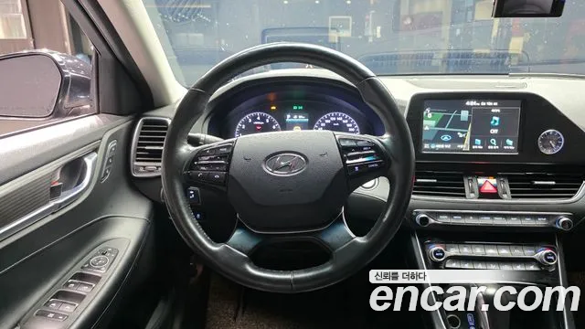 Hyundai Grandeur 2017 thumb 12