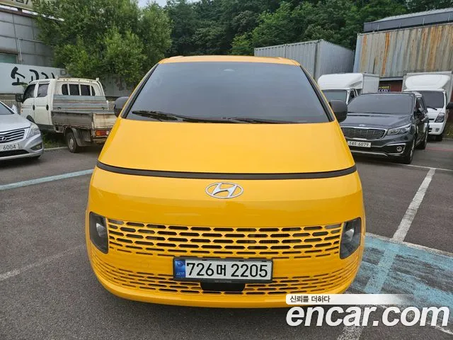 Hyundai Staria 2021 thumb 3