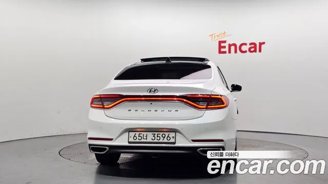 Hyundai Grandeur 2017 thumb 11