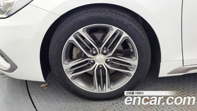 Hyundai Grandeur 2017 thumb 9