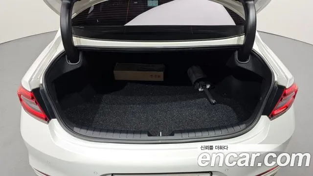 Hyundai Grandeur 2017 thumb 2