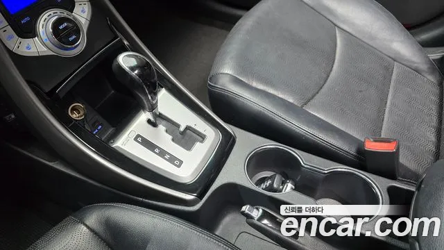 Hyundai Avante 2012 thumb 5
