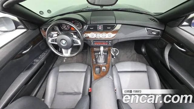 BMW Z4 2011 thumb 9