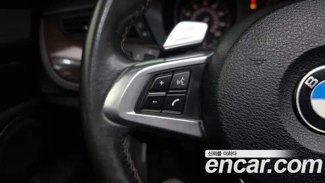BMW Z4 2011 thumb 11