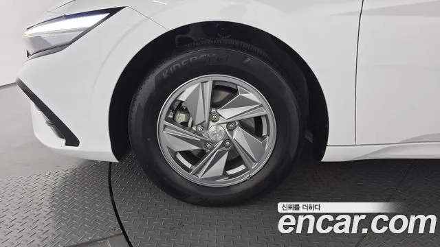 Hyundai Elantra 2023 thumb 10