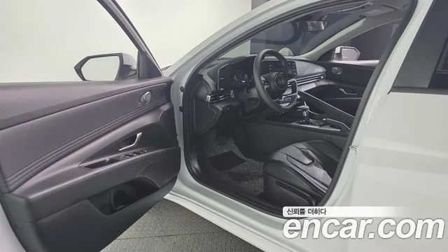 Hyundai Elantra 2023 thumb 6