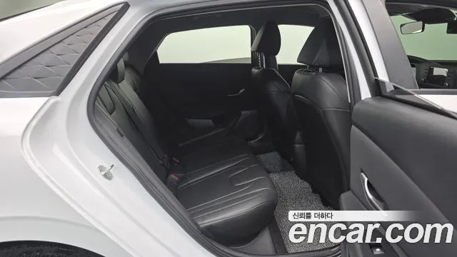 Hyundai Elantra 2023 thumb 9