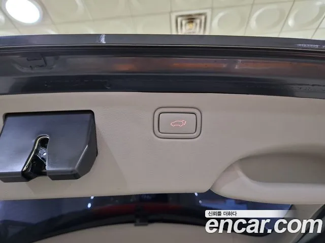 Kia Carnival 2016 thumb 3