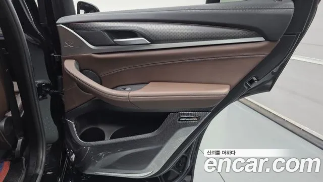 BMW X4 2023 thumb 12