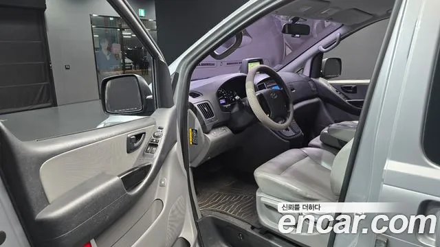 Hyundai Staria 2018 thumb 3