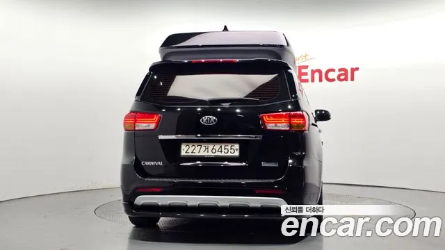 Kia Carnival 2017 thumb 7