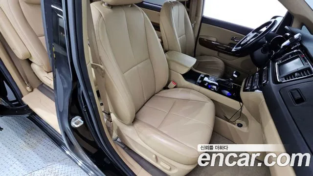 Kia Carnival 2017 thumb 8