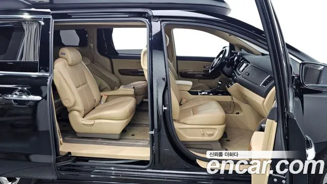 Kia Carnival 2017 thumb 3