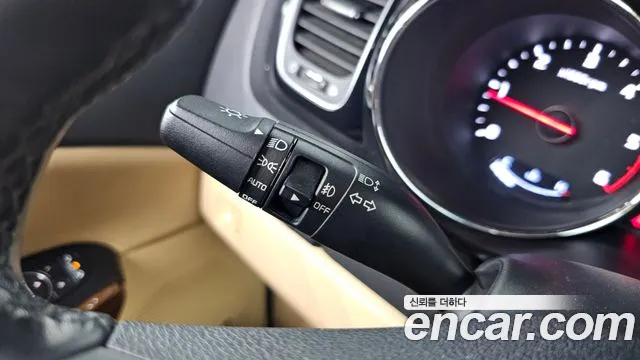 Kia Carnival 2017 thumb 10